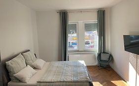 Grosse Wohnung In Westend